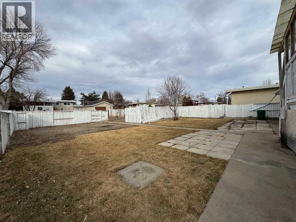 1251 St Catherine Road N, Lethbridge, Alberta  T1H 4E9 - Photo 23 - A2289681