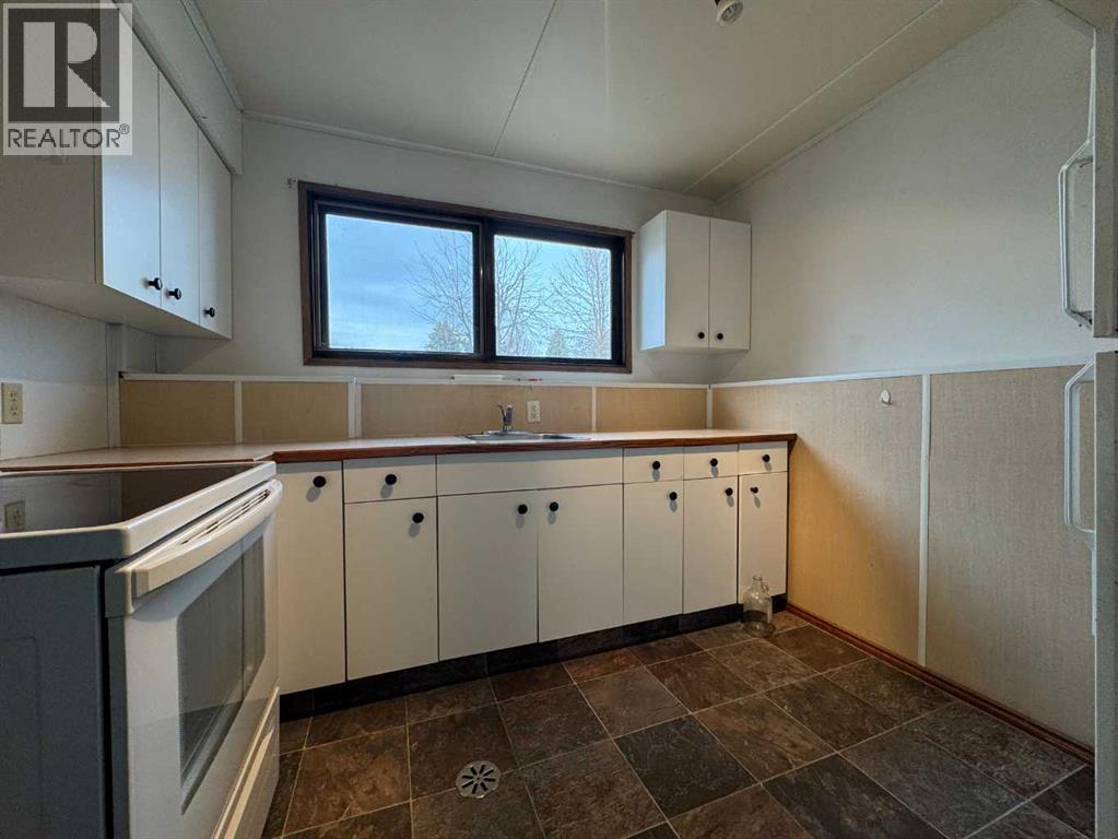 1251 St Catherine Road N, Lethbridge, Alberta  T1H 4E9 - Photo 18 - A2289681