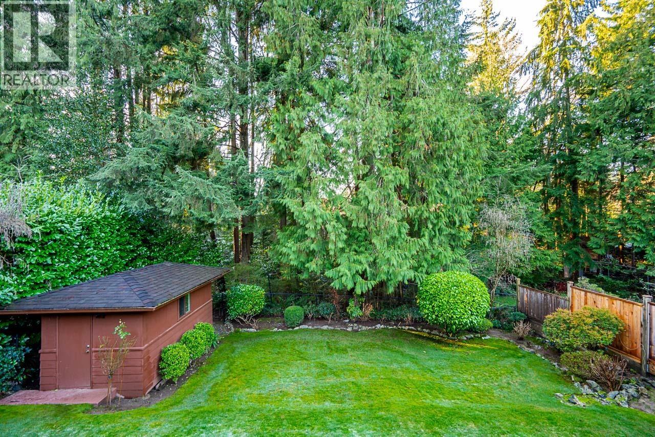 4695 Mapleridge Drive, North Vancouver, British Columbia  V7R 3T6 - Photo 8 - R3095423