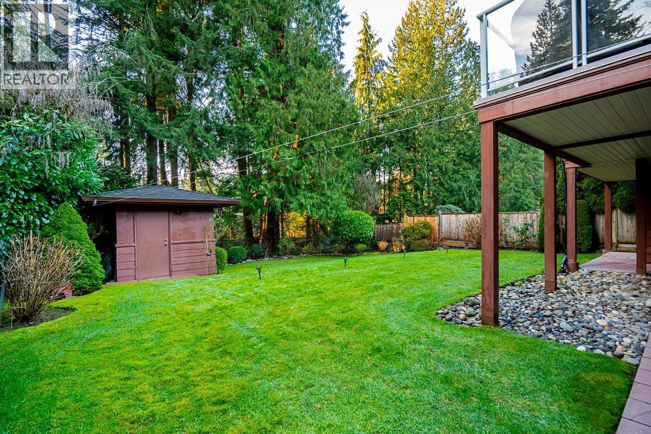 4695 Mapleridge Drive, North Vancouver, British Columbia  V7R 3T6 - Photo 3 - R3095423