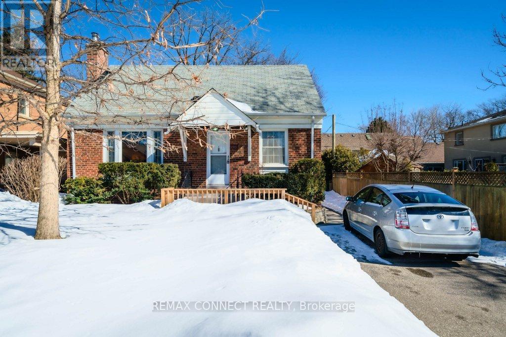 5 QUEENSGROVE ROAD, Toronto, Ontario