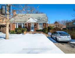 5 QUEENSGROVE ROAD, Toronto, Ontario