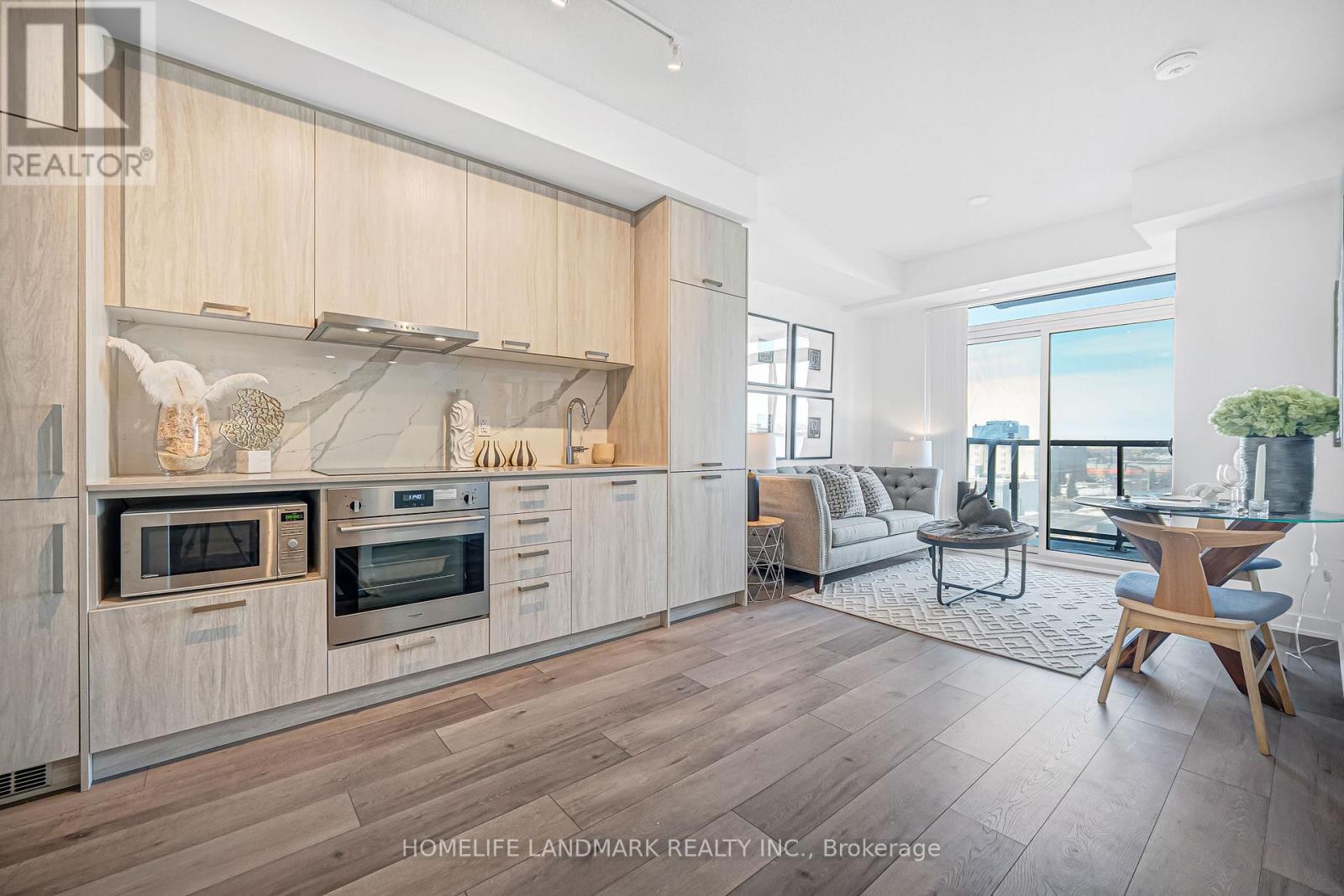 622 - 10 Honeycrisp Crescent, Vaughan, Ontario  L4K 0M7 - Photo 4 - N12842420