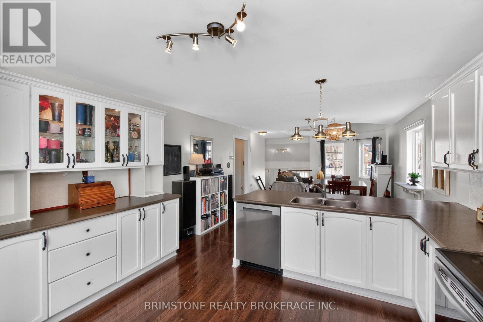 22 Dykstra Drive, Barrie, Ontario  L4N 0E2 - Photo 8 - S12842374