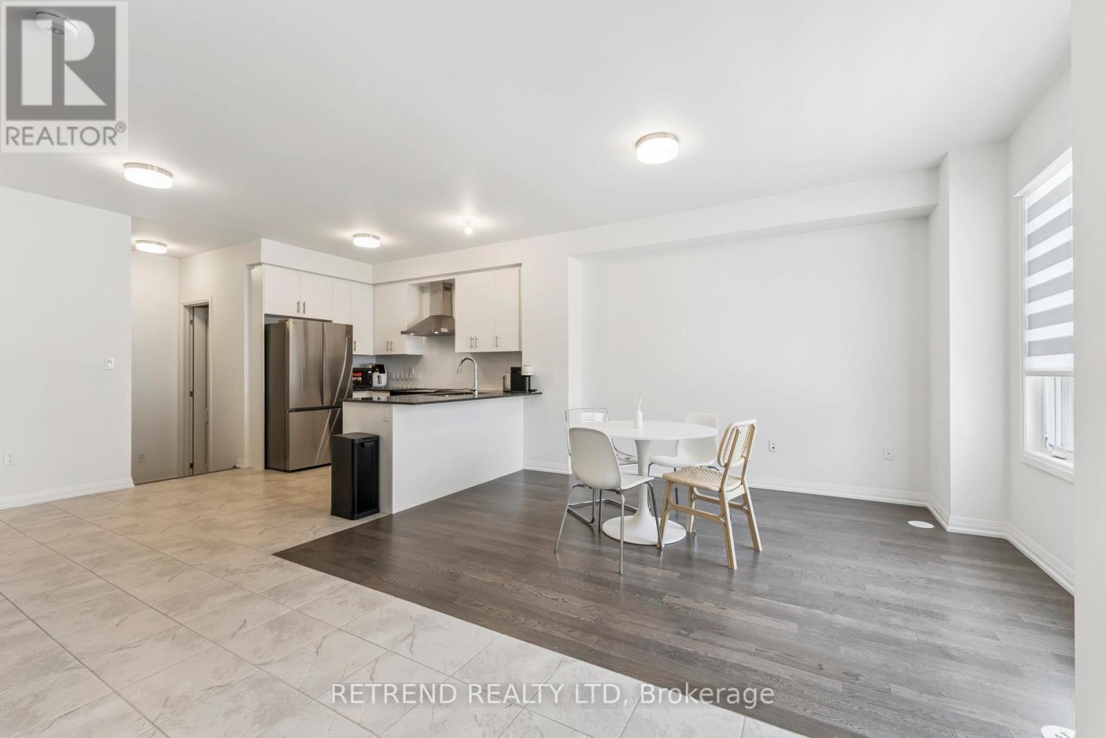 17 Moosehead Drive W, Brampton, Ontario  L7A 0B8 - Photo 3 - W12842384