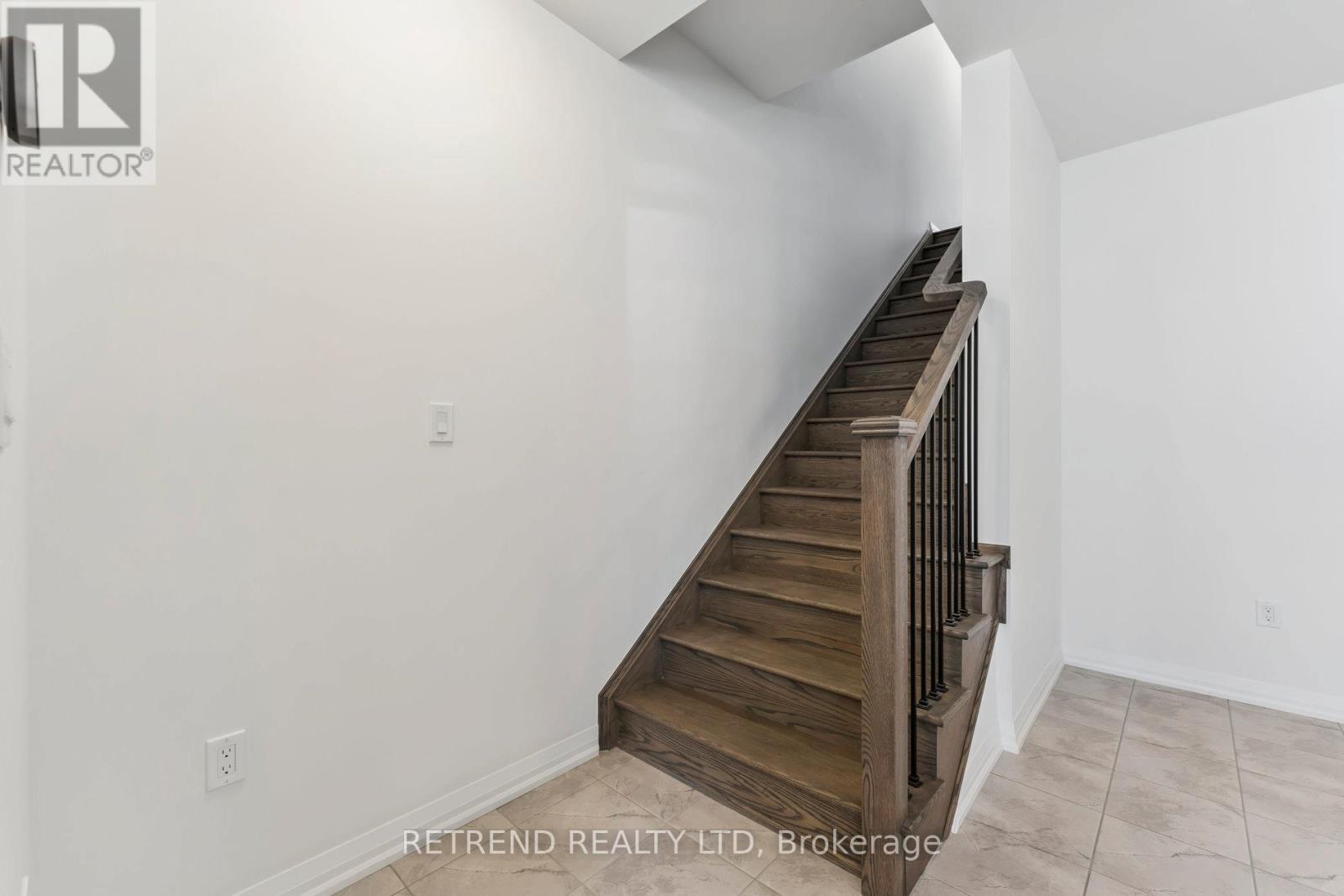 17 Moosehead Drive W, Brampton, Ontario  L7A 0B8 - Photo 8 - W12842384