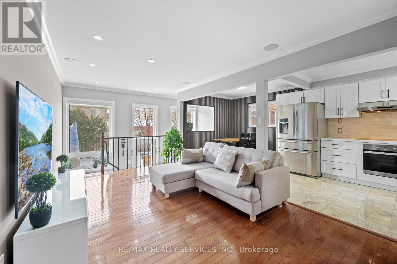 8 Bradwick Court, Caledon, Ontario  L7C 1B6 - Photo 12 - W12842406