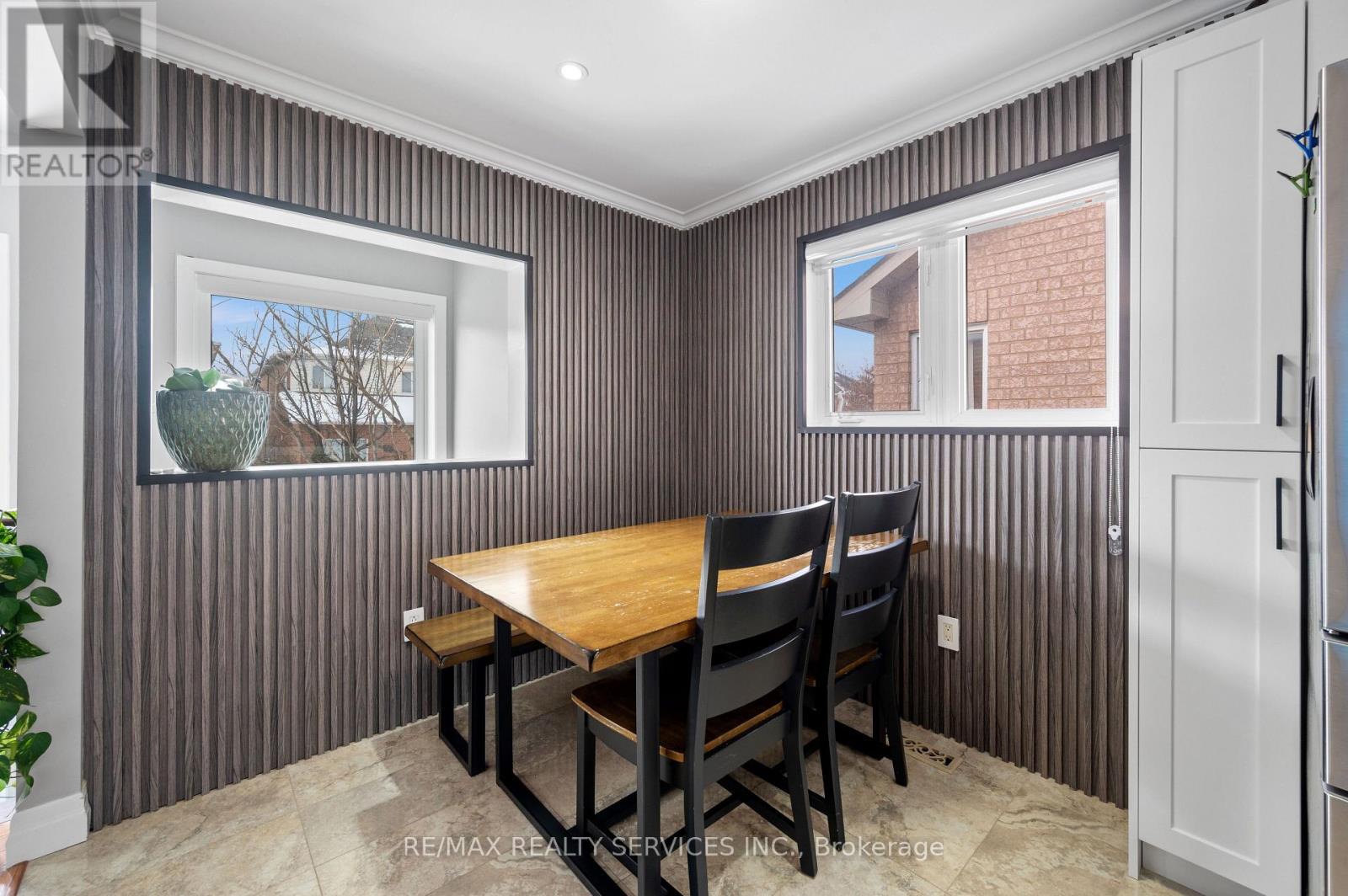 8 Bradwick Court, Caledon, Ontario  L7C 1B6 - Photo 16 - W12842406