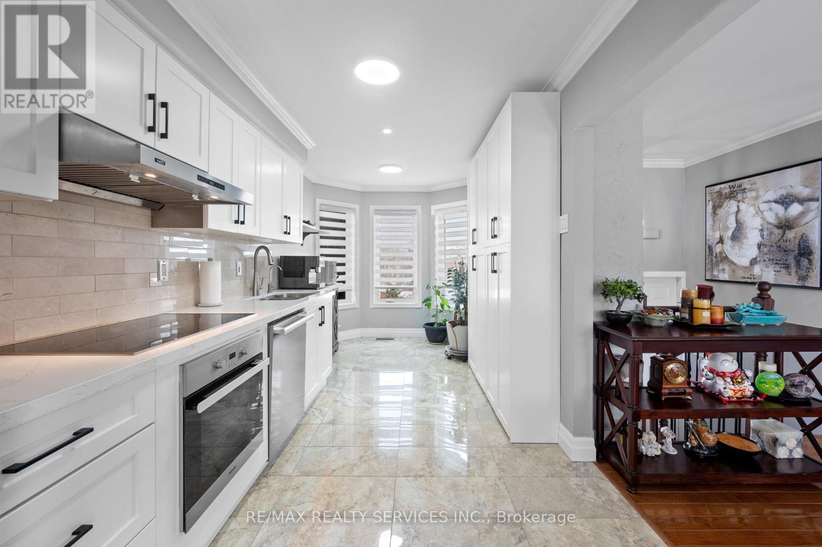 8 Bradwick Court, Caledon, Ontario  L7C 1B6 - Photo 17 - W12842406