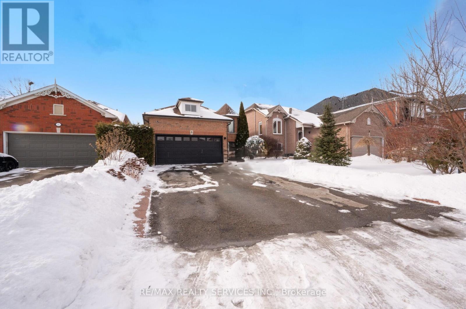 8 Bradwick Court, Caledon, Ontario  L7C 1B6 - Photo 3 - W12842406