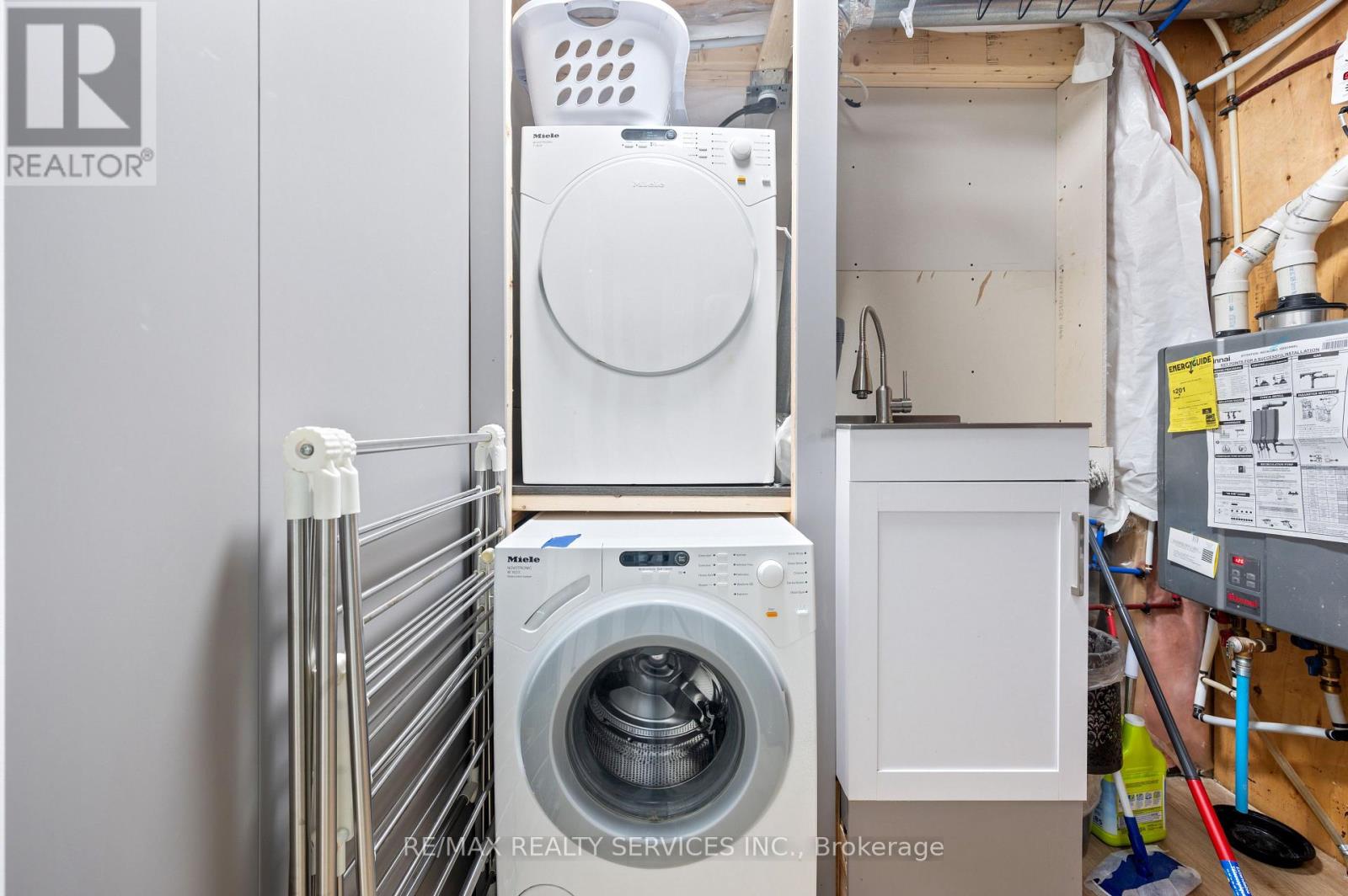 8 Bradwick Court, Caledon, Ontario  L7C 1B6 - Photo 34 - W12842406