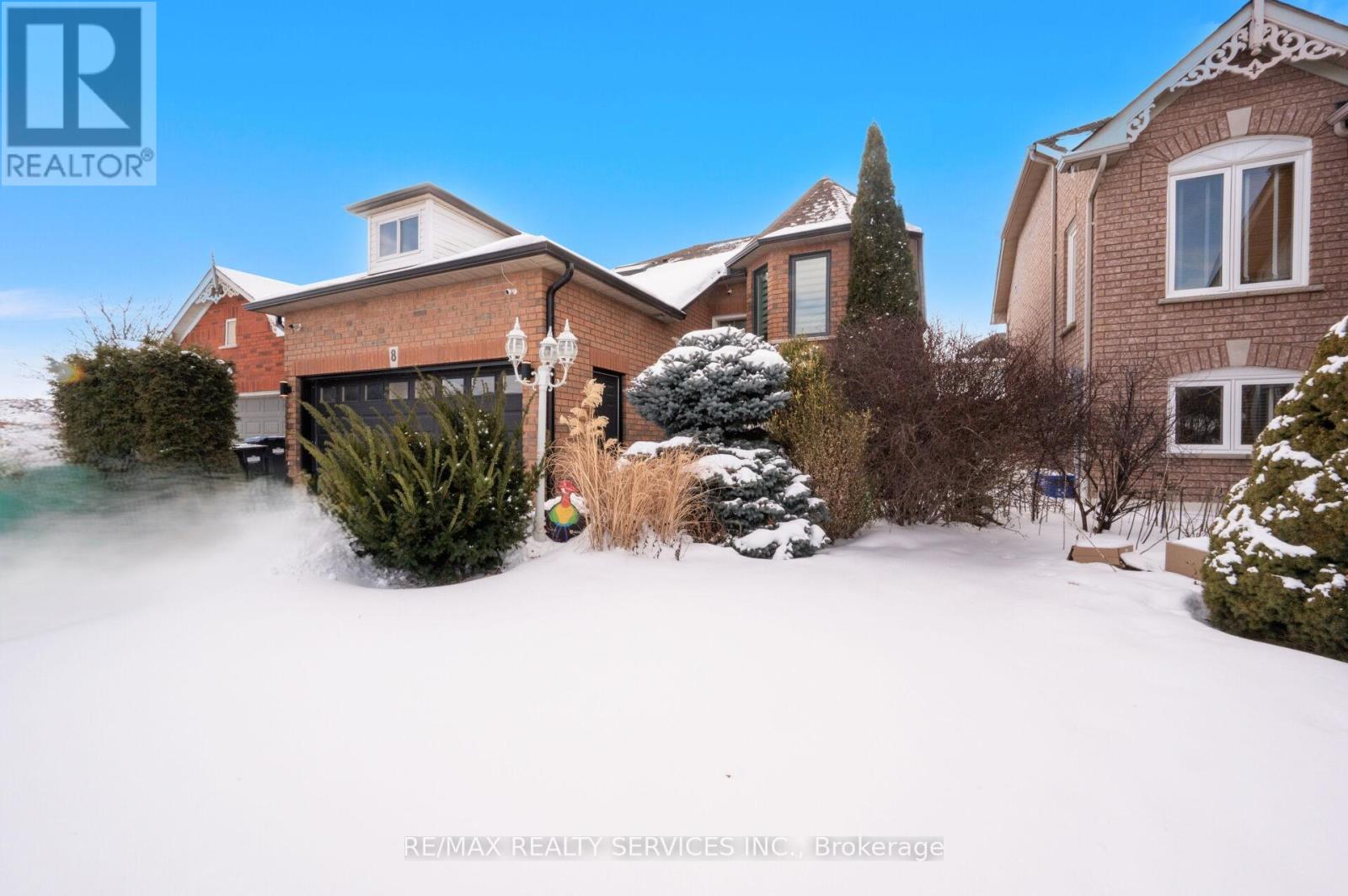 8 Bradwick Court, Caledon, Ontario  L7C 1B6 - Photo 7 - W12842406