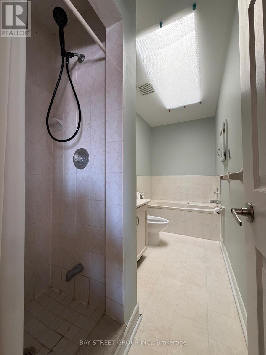 23 - 1100 Queens Avenue, Oakville, Ontario  L6H 2B5 - Photo 14 - W12842428