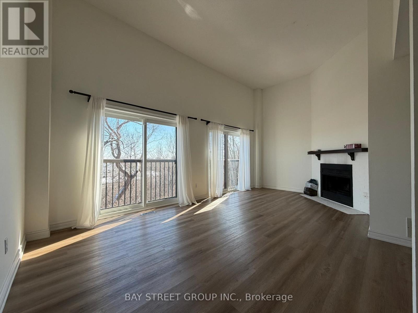 23 - 1100 Queens Avenue, Oakville, Ontario  L6H 2B5 - Photo 16 - W12842428