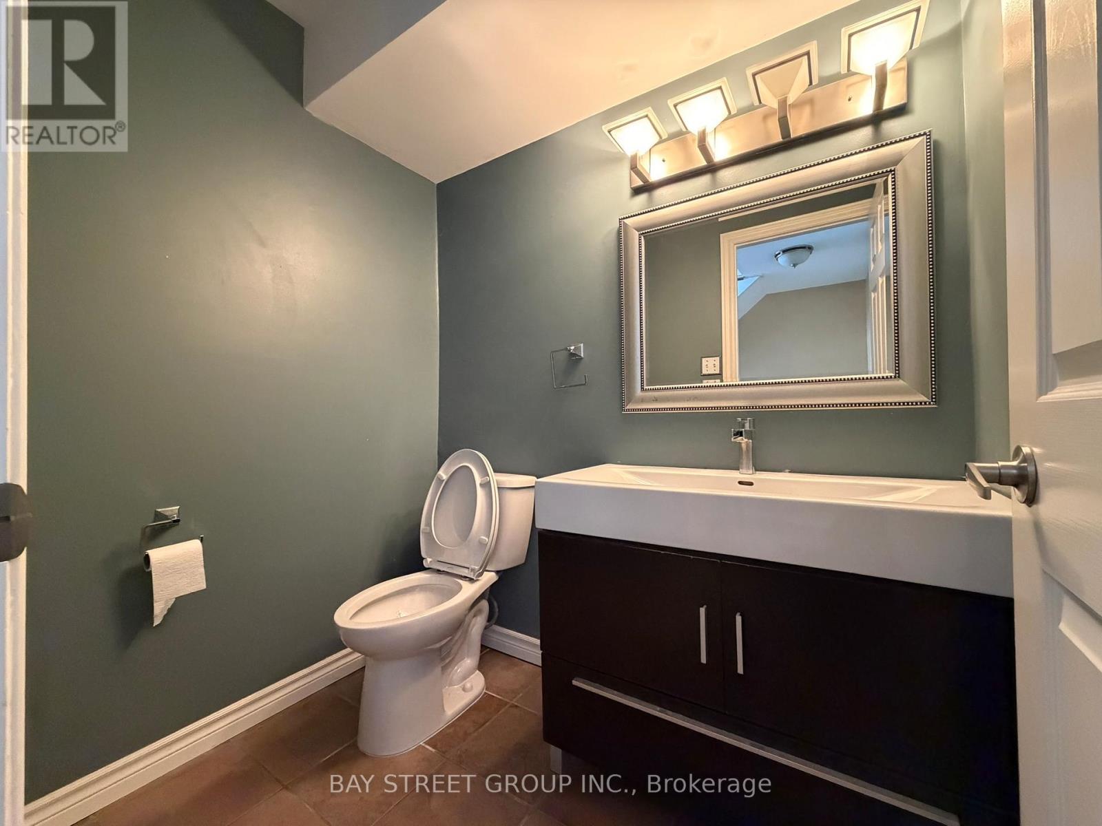 23 - 1100 Queens Avenue, Oakville, Ontario  L6H 2B5 - Photo 19 - W12842428