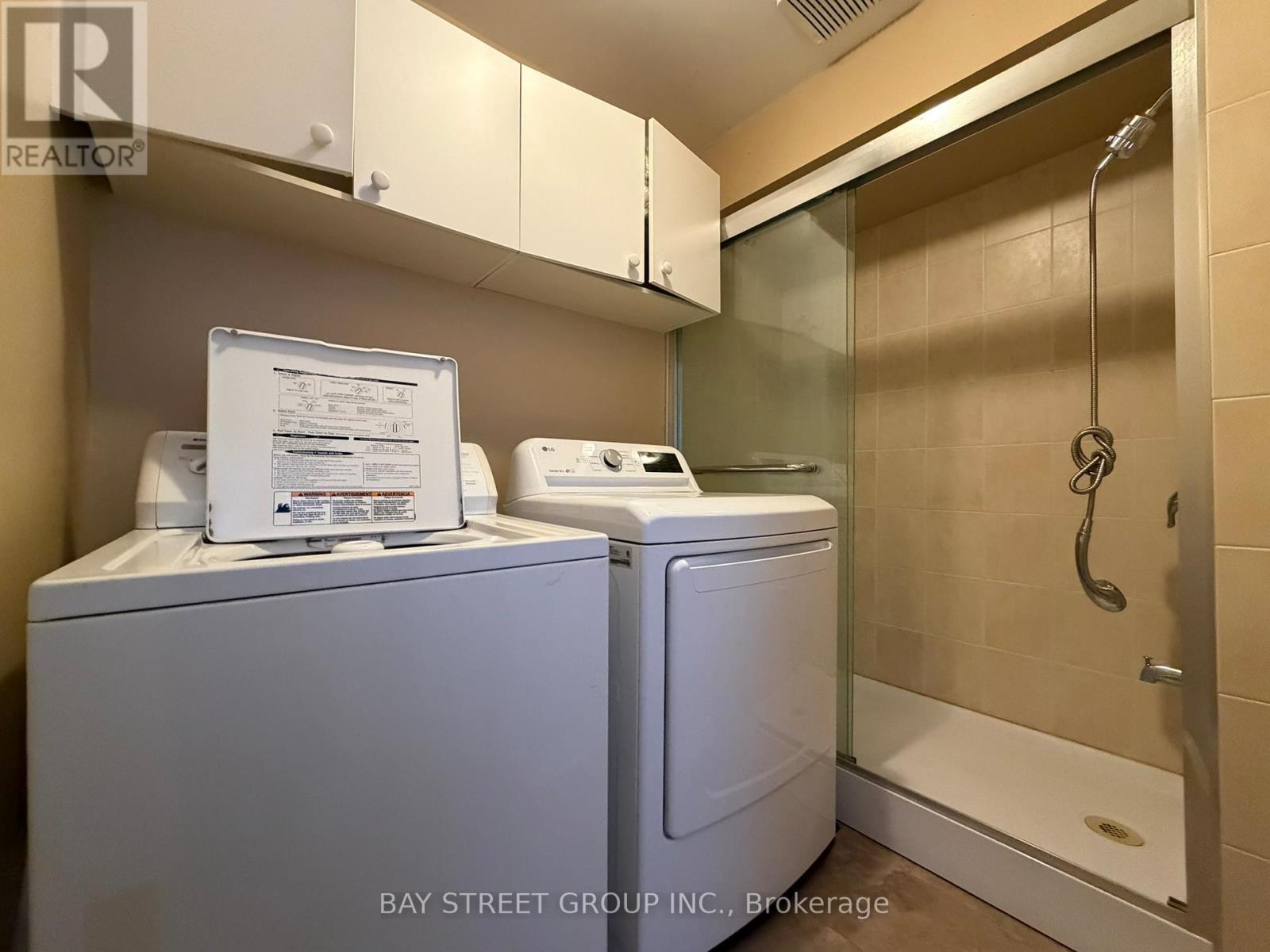 23 - 1100 Queens Avenue, Oakville, Ontario  L6H 2B5 - Photo 20 - W12842428