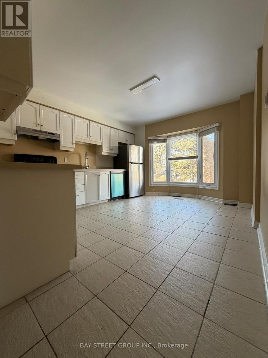 23 - 1100 Queens Avenue, Oakville, Ontario  L6H 2B5 - Photo 3 - W12842428