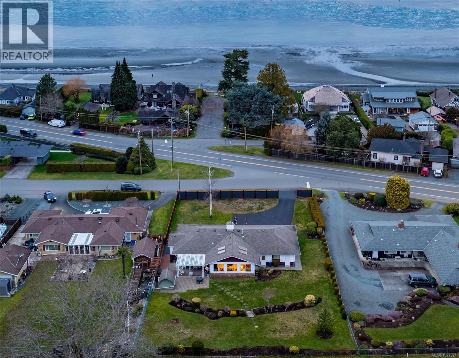 260 Elizabeth Ave, Qualicum Beach, British Columbia