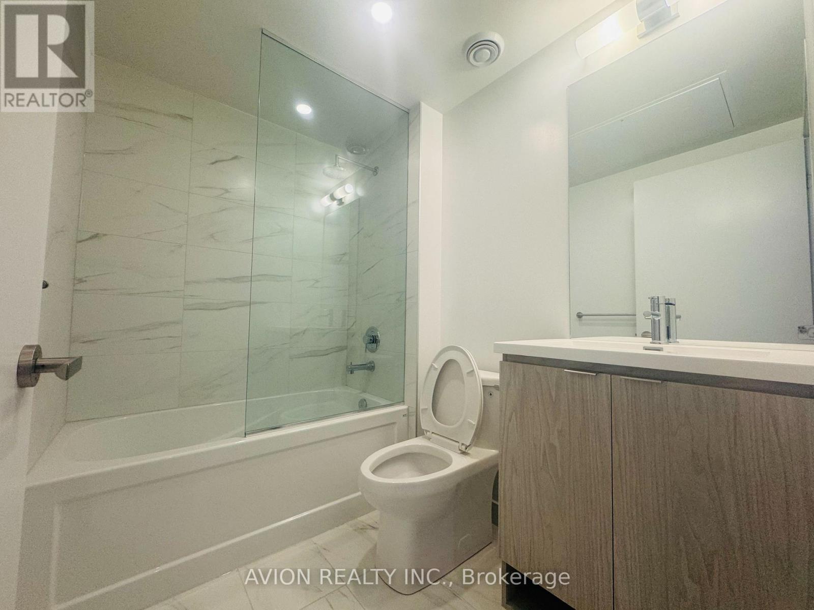 6202 - 55 Cooper Street, Toronto, Ontario  M5E 0G1 - Photo 2 - C12842446