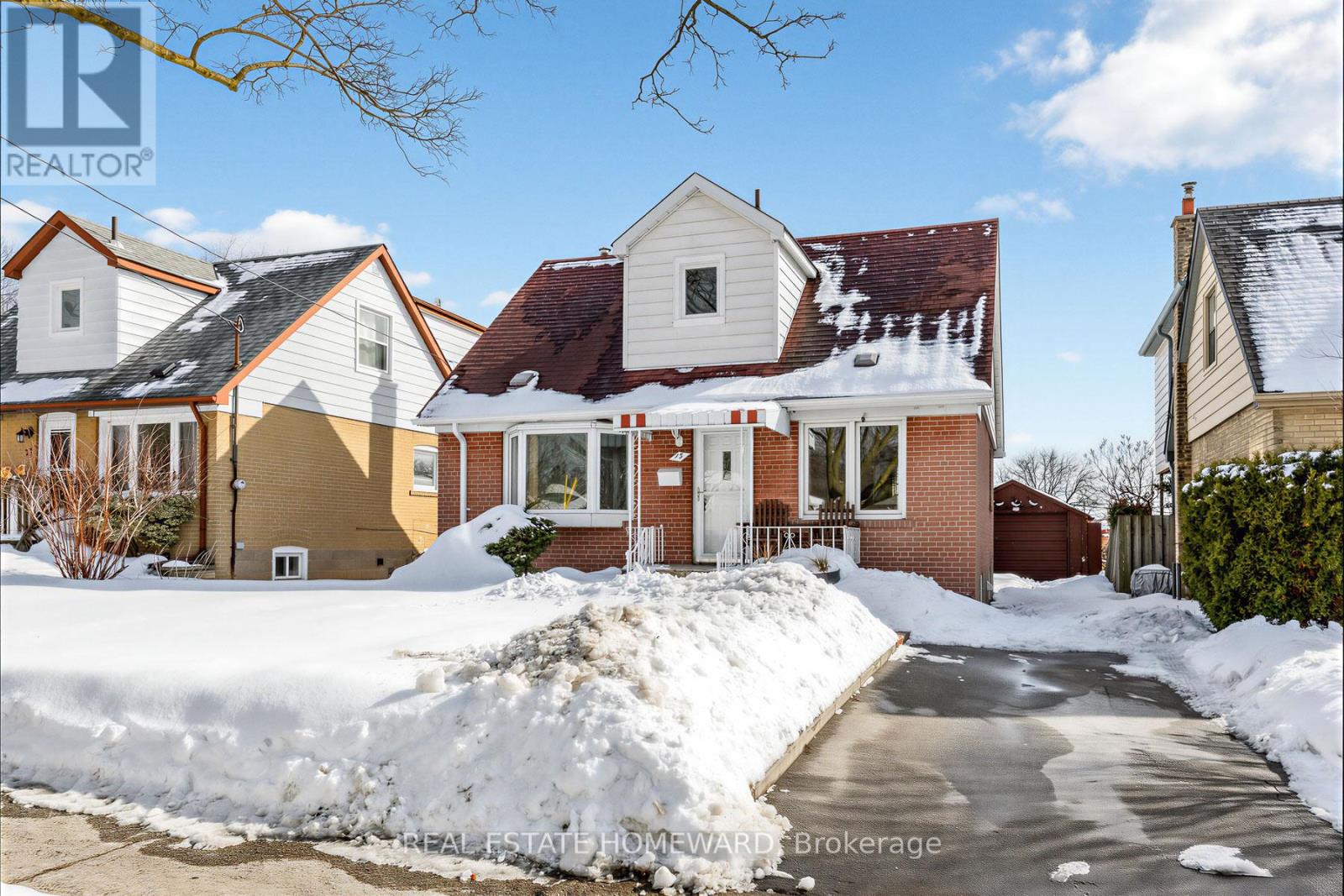 15 Medonte Avenue, Toronto, Ontario  M1L 1Z2 - Photo 2 - E12842450