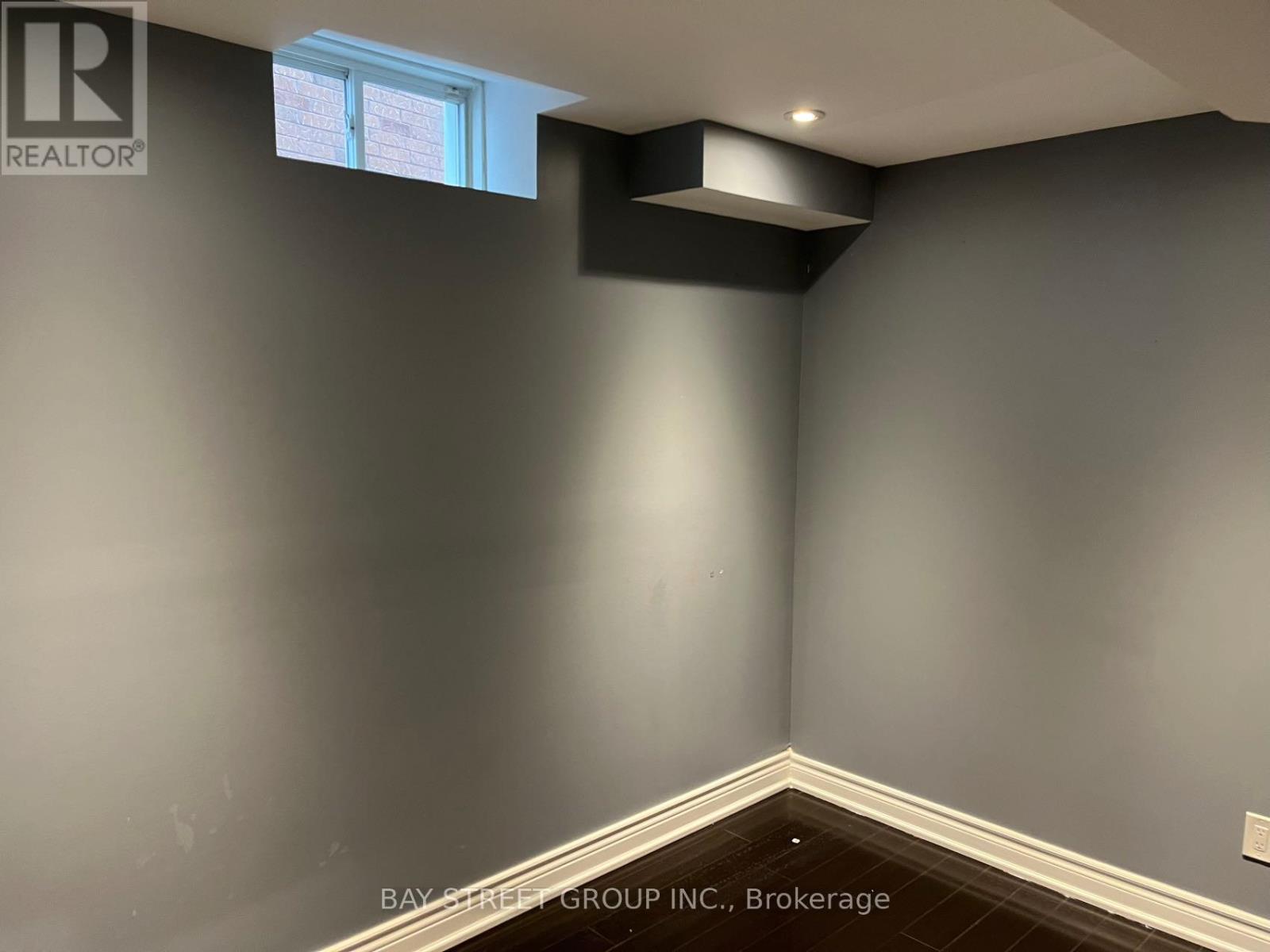 8 Dovetail Drive, Richmond Hill, Ontario  L4E 5B1 - Photo 10 - N12842430