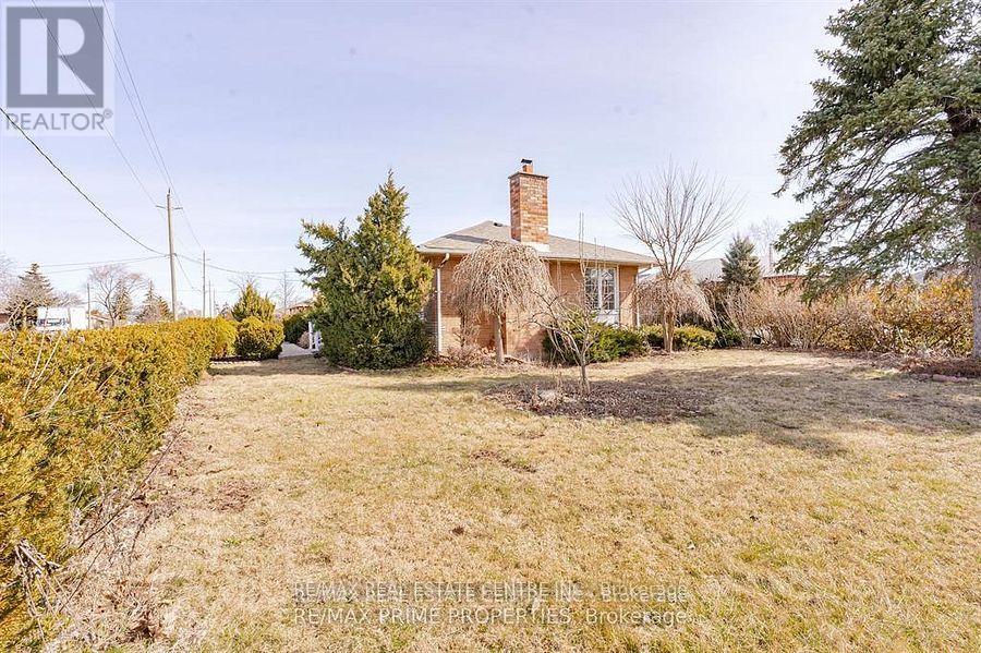 492 Pinegrove Road, Oakville, Ontario L6K 2C3 - Photo 22 - W12842432