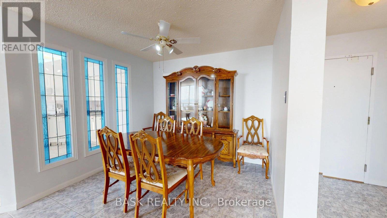 907 - 12 Laurelcrest Street, Brampton, Ontario  L6S 5Y4 - Photo 10 - W12842438