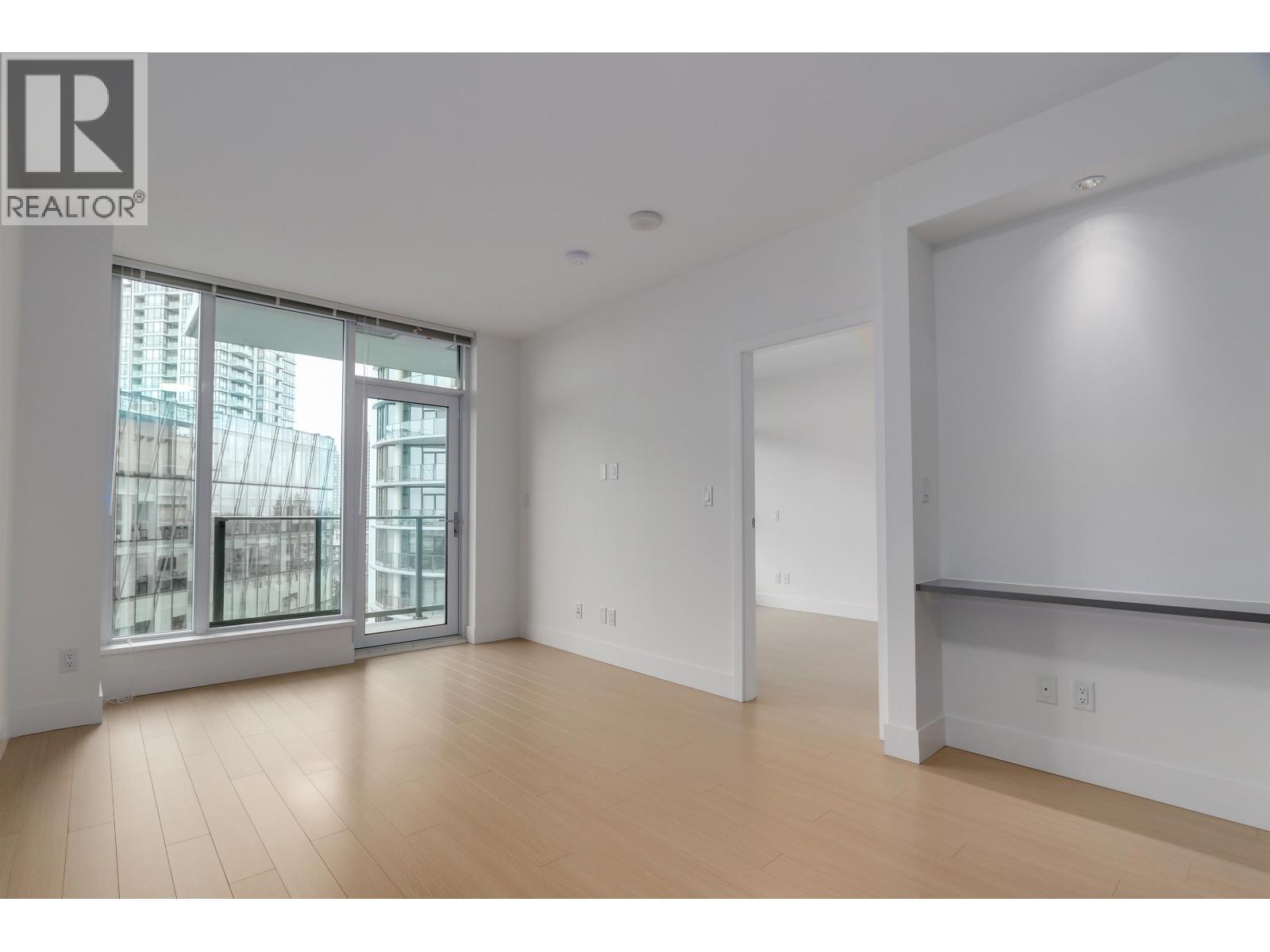 901 7388 Kingsway, Burnaby, British Columbia  V3N 0G9 - Photo 4 - R3094857