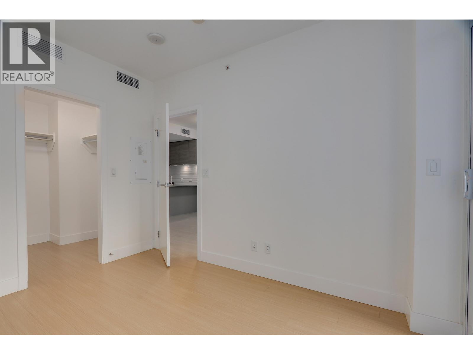 901 7388 Kingsway, Burnaby, British Columbia  V3N 0G9 - Photo 12 - R3094857