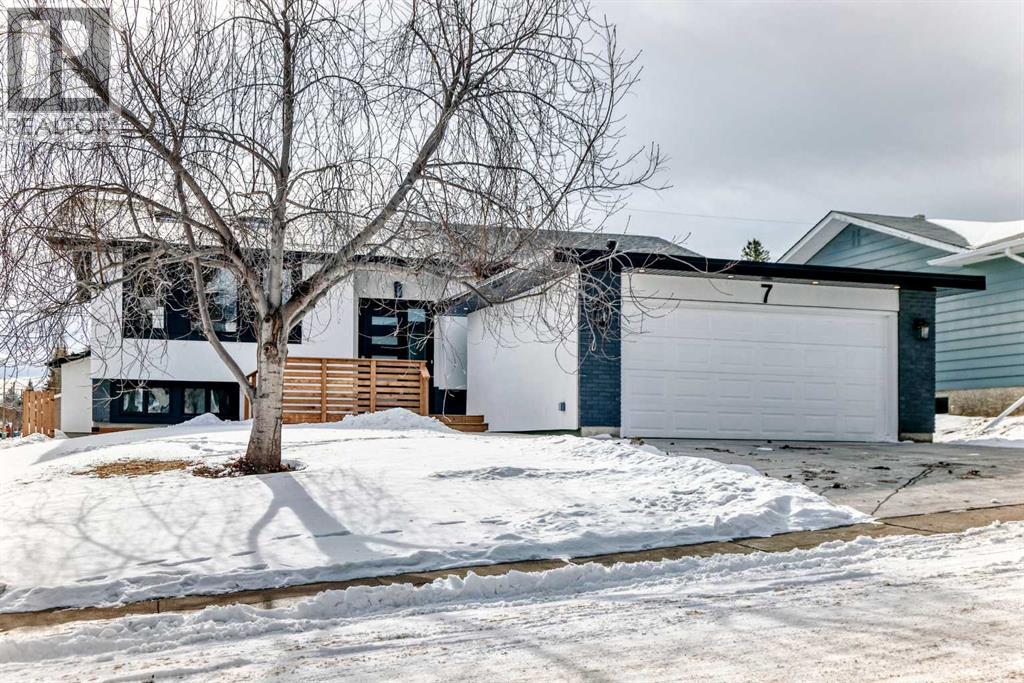7 Lake Sundance Place Se, Calgary, Alberta  T2J 2S9 - Photo 1 - A2289053
