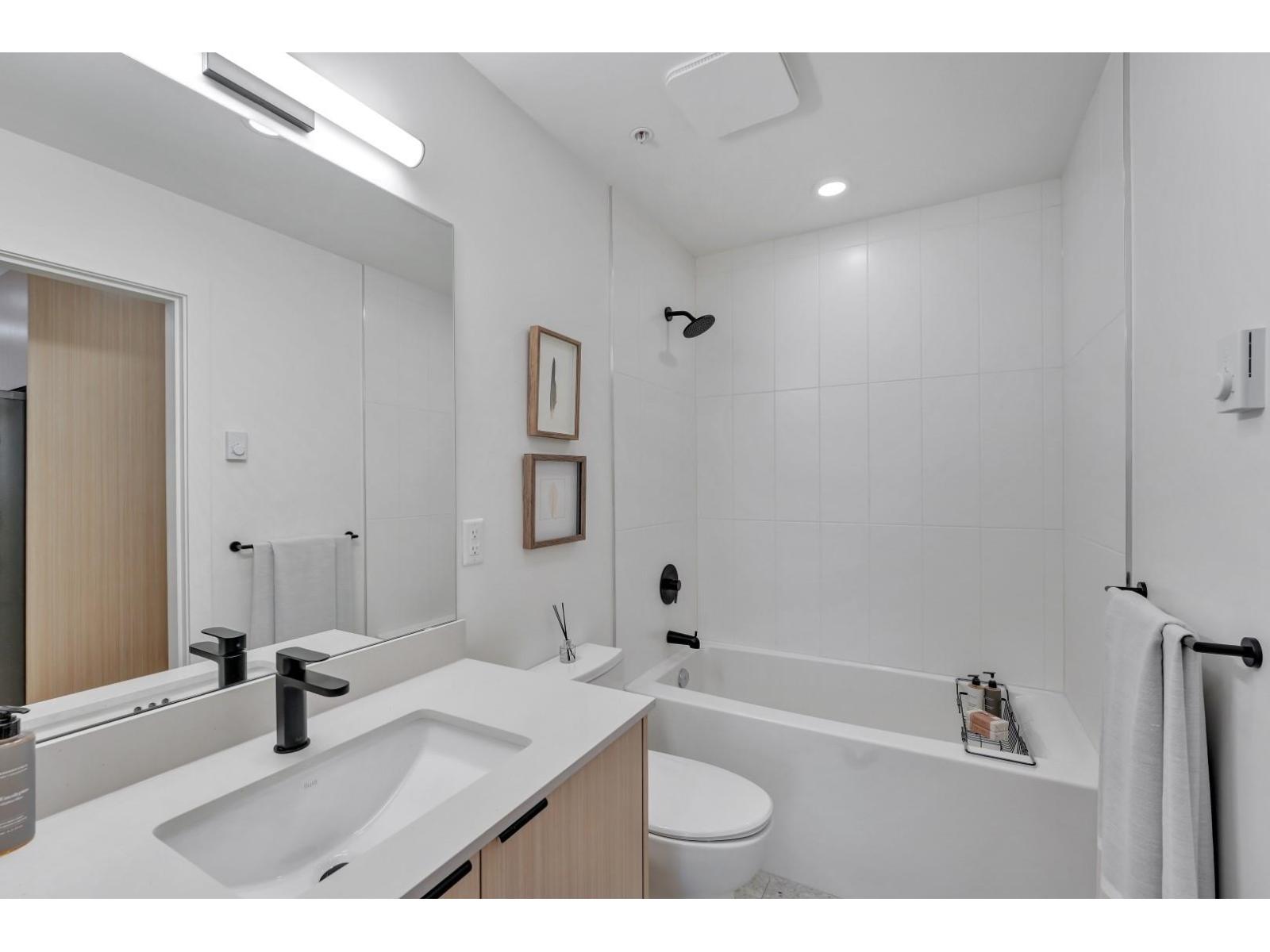 A303 5360 204 Street, Langley, British Columbia  V0V 0V0 - Photo 19 - R3095424