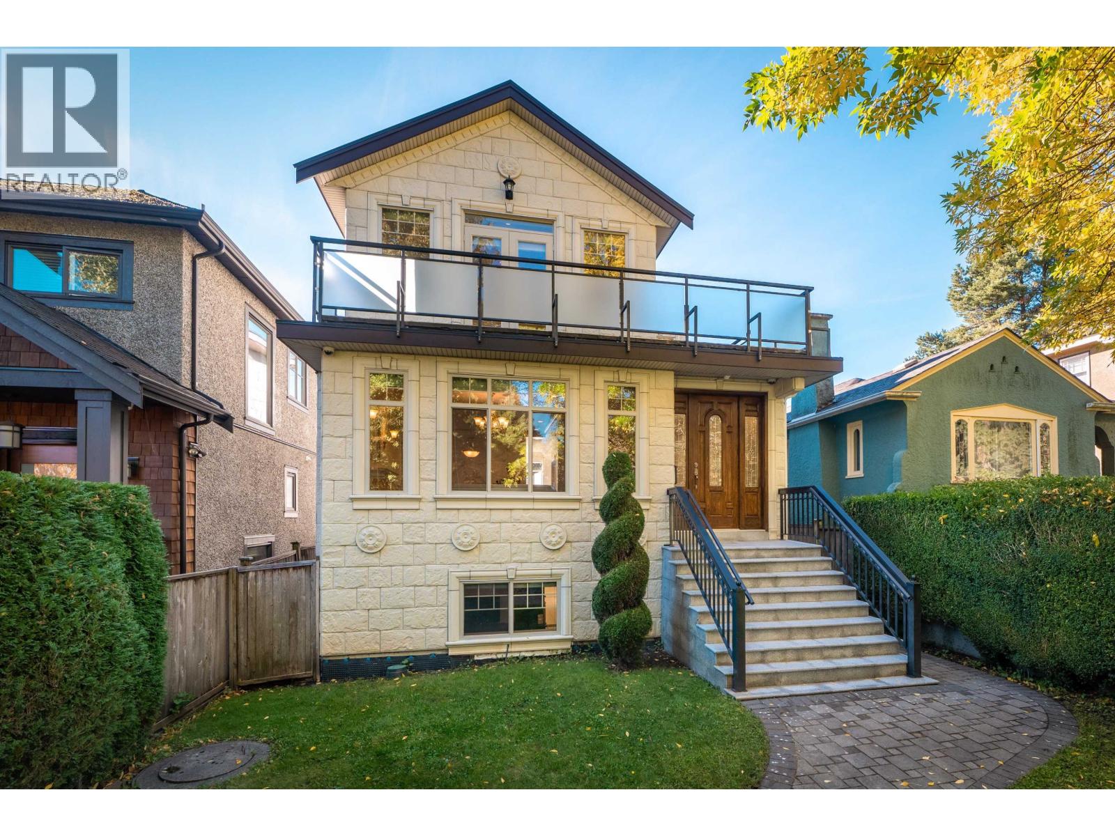 3716 W 17TH AVENUE, Vancouver, British Columbia