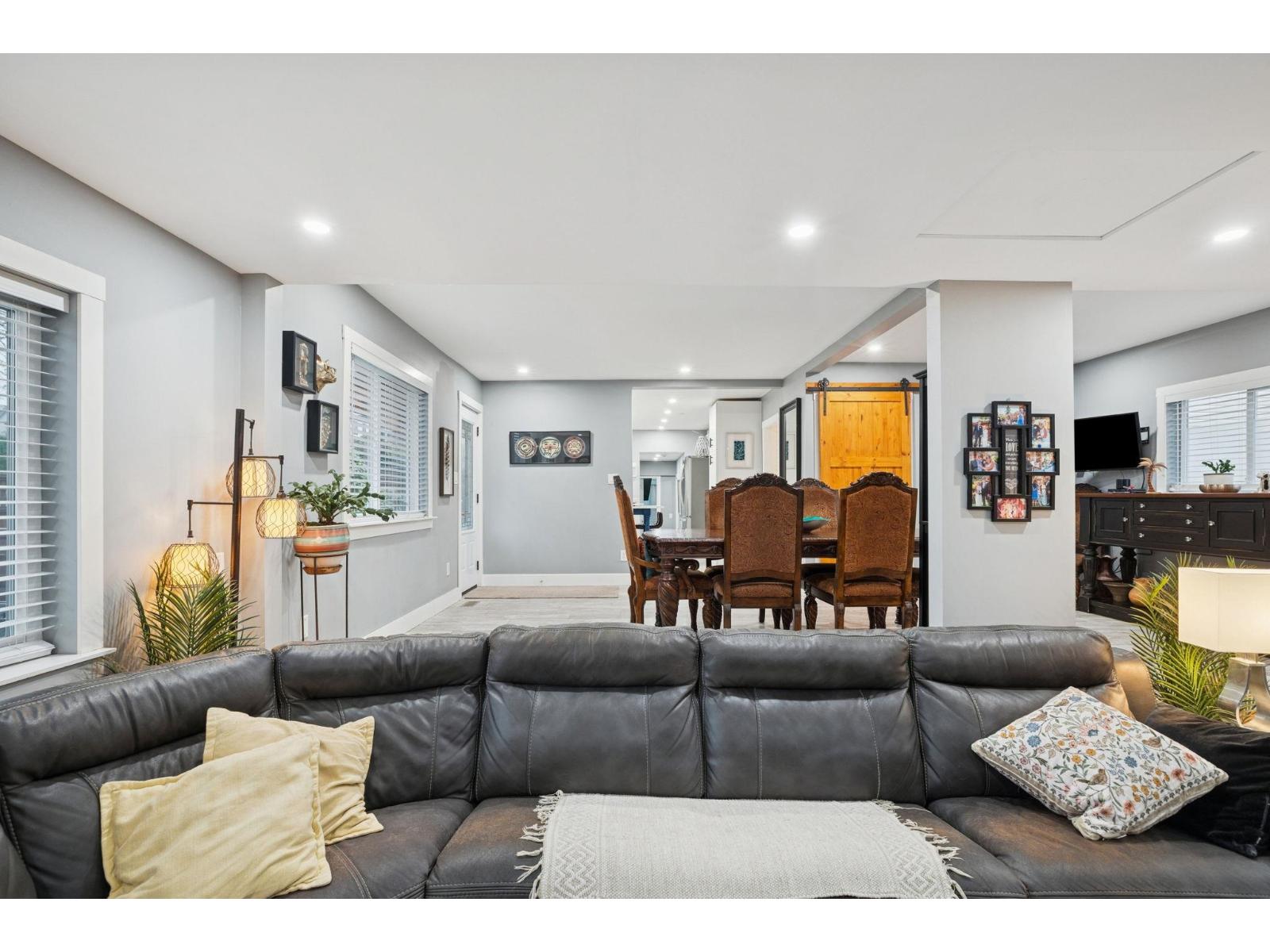 7334 Alder Street, Mission, British Columbia  V2V 3N9 - Photo 10 - R3088631