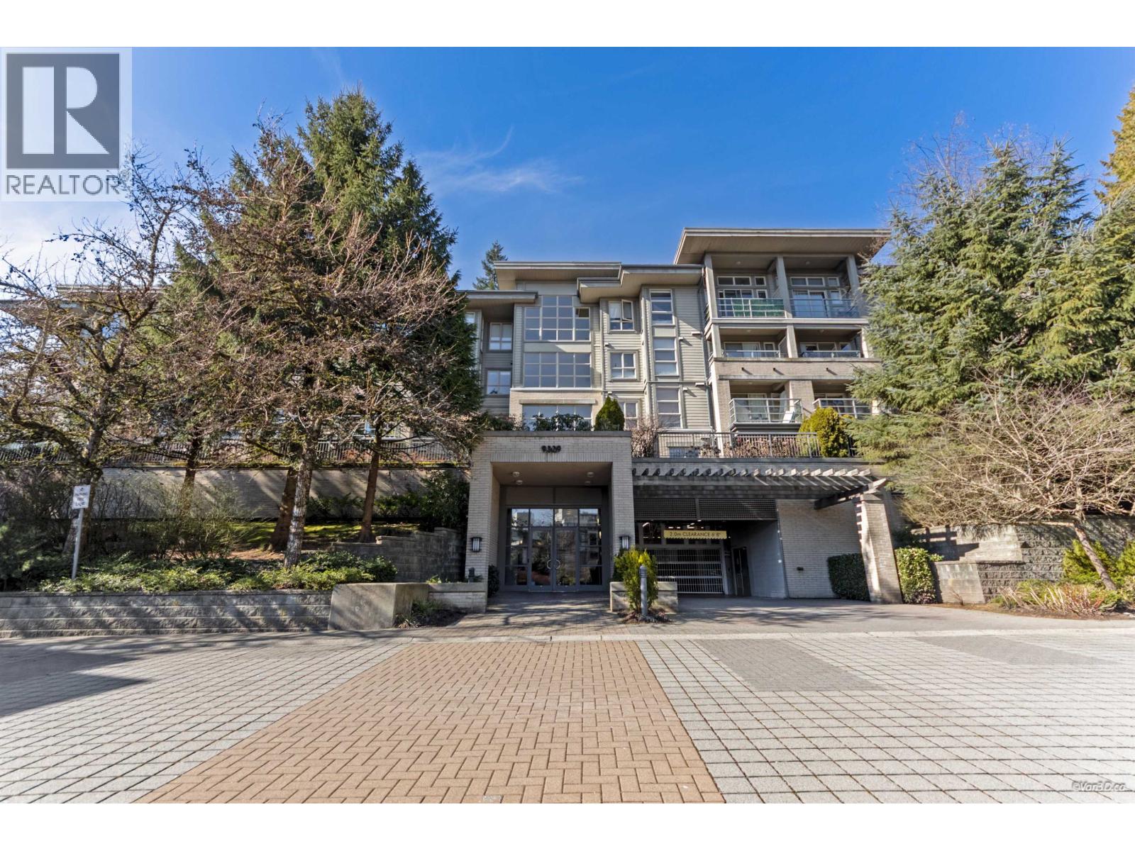 406 9329 University Crescent, Burnaby, British Columbia  V5A 4Y4 - Photo 1 - R3095833