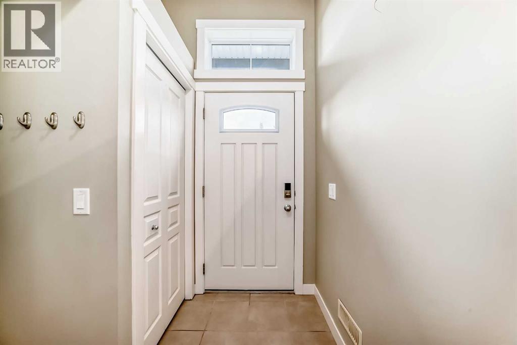 576 Mckenzie Towne Drive Se, Calgary, Alberta T2Z 1C7 - Photo 3 - A2284503