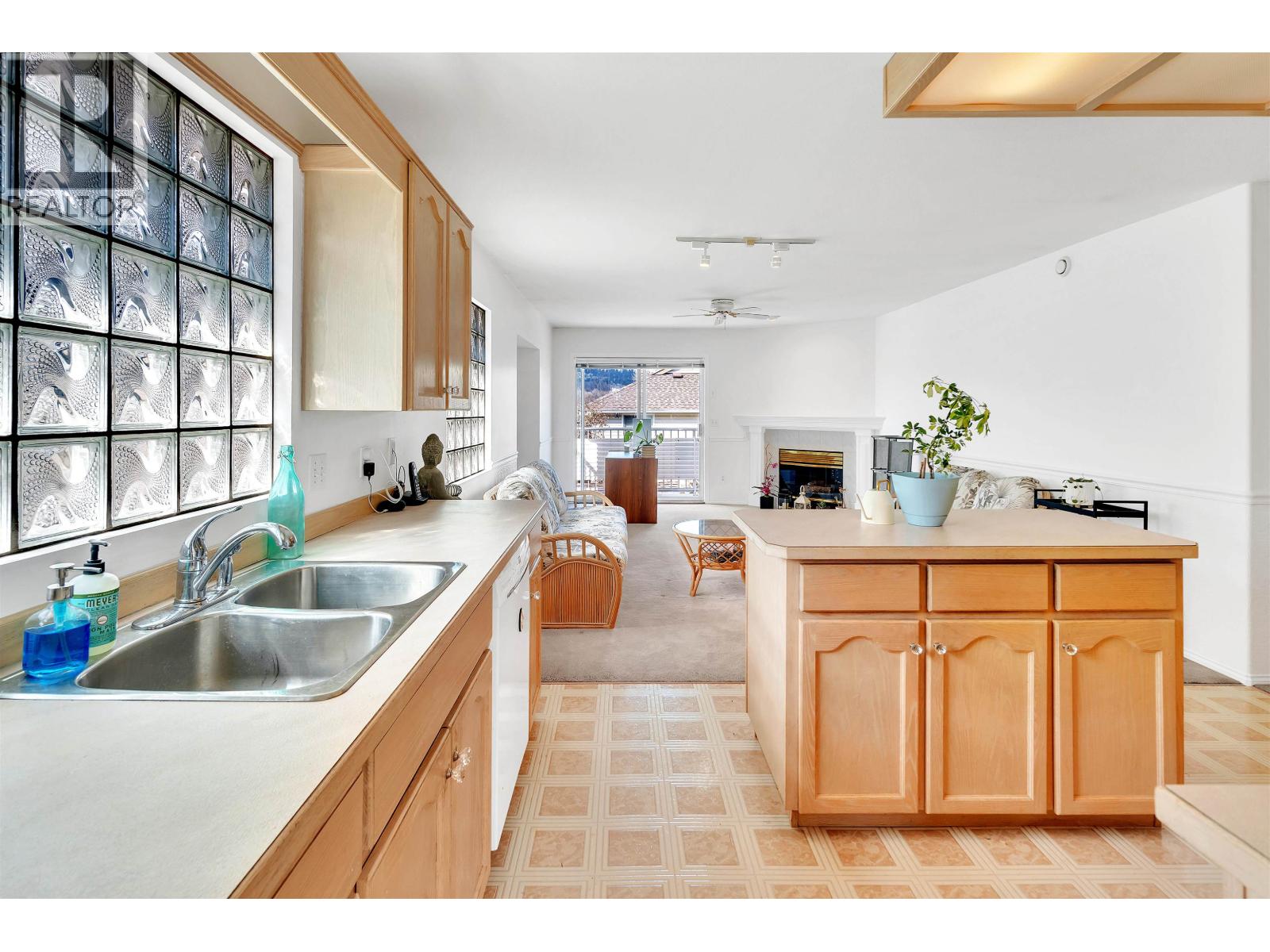 1655 Mcpherson Drive, Port Coquitlam, British Columbia  V3C 6C9 - Photo 7 - R3095782