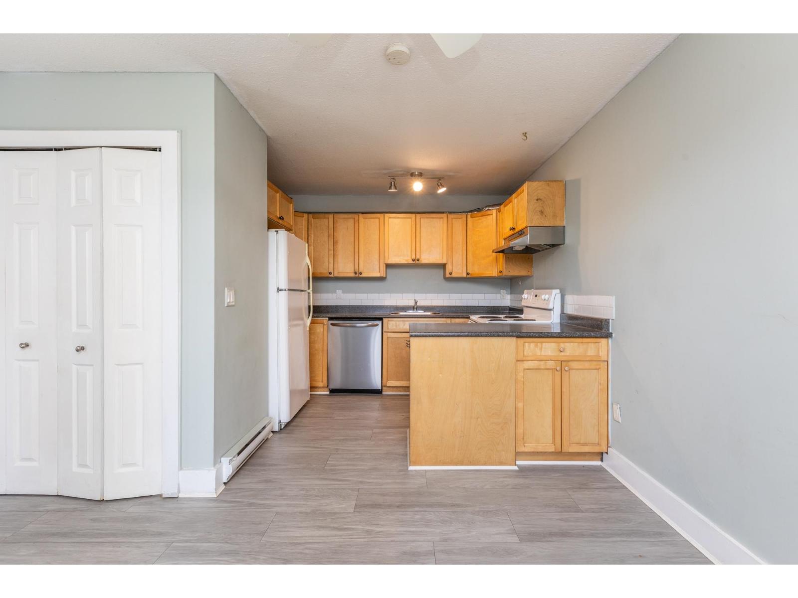 14788 Gordon Avenue, White Rock, British Columbia  V4B 2A7 - Photo 19 - R3095895