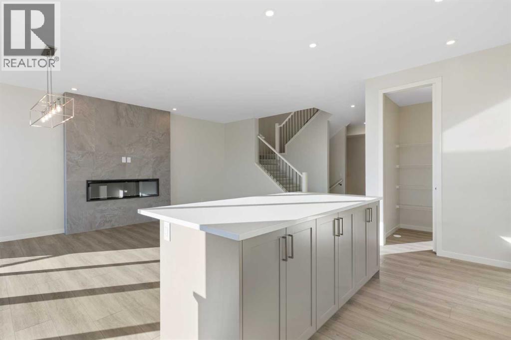 218 West Grove Lane Sw, Calgary, Alberta  T3H 6E3 - Photo 6 - A2287516