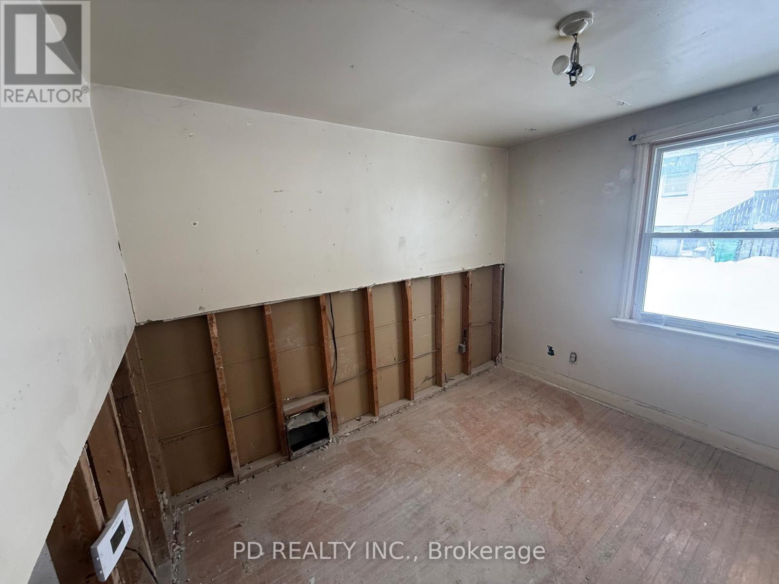 1028 Western Avenue, Peterborough, Ontario  K9J 5W4 - Photo 16 - X12842520