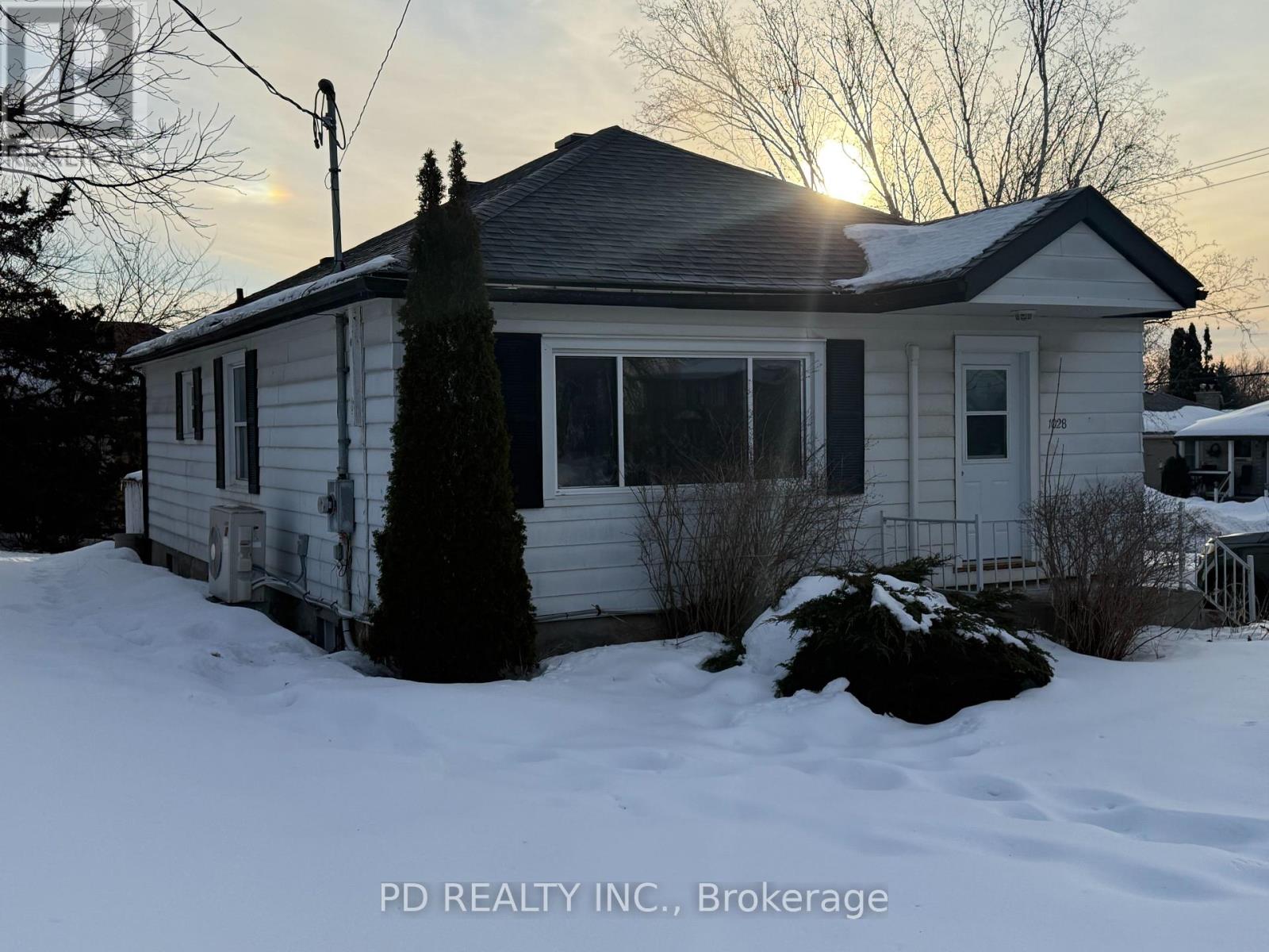 1028 Western Avenue, Peterborough, Ontario  K9J 5W4 - Photo 7 - X12842520