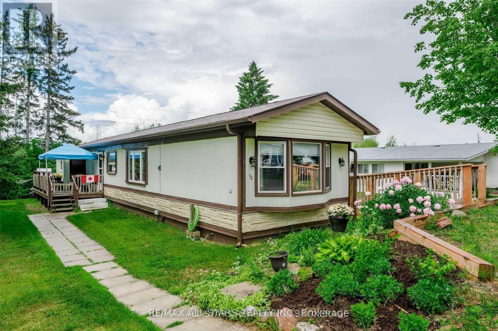 13 Fenelon Way, Kawartha Lakes, Ontario  K9V 0H9 - Photo 5 - X12842546