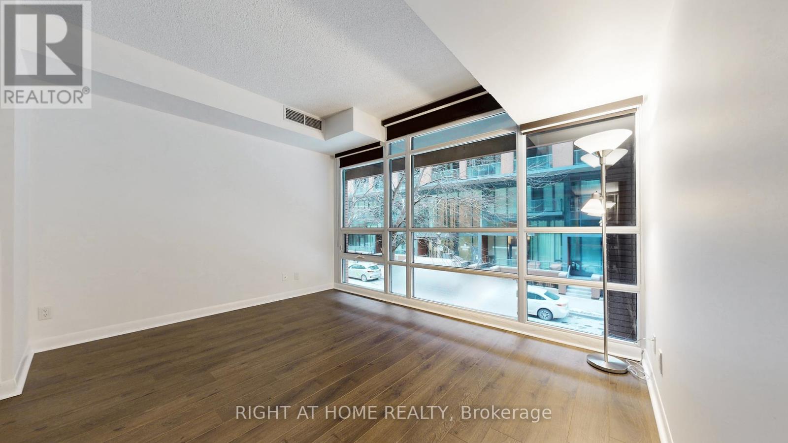 Th106 - 15 Bruyeres Mews, Toronto, Ontario  M5V 0A7 - Photo 12 - C12642638