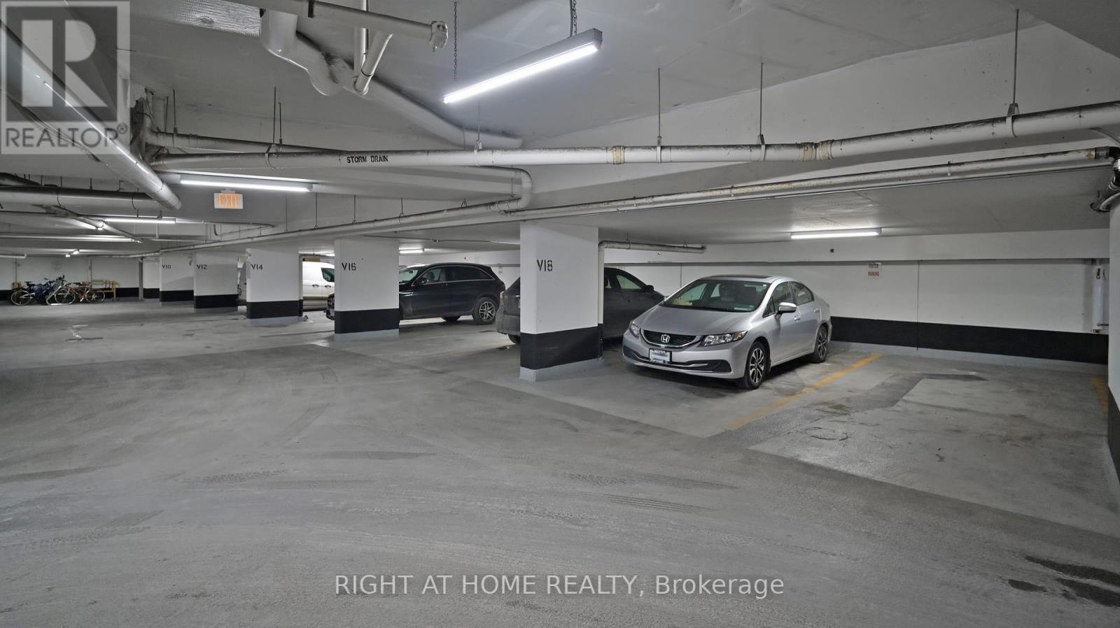 Th106 - 15 Bruyeres Mews, Toronto, Ontario  M5V 0A7 - Photo 28 - C12642638