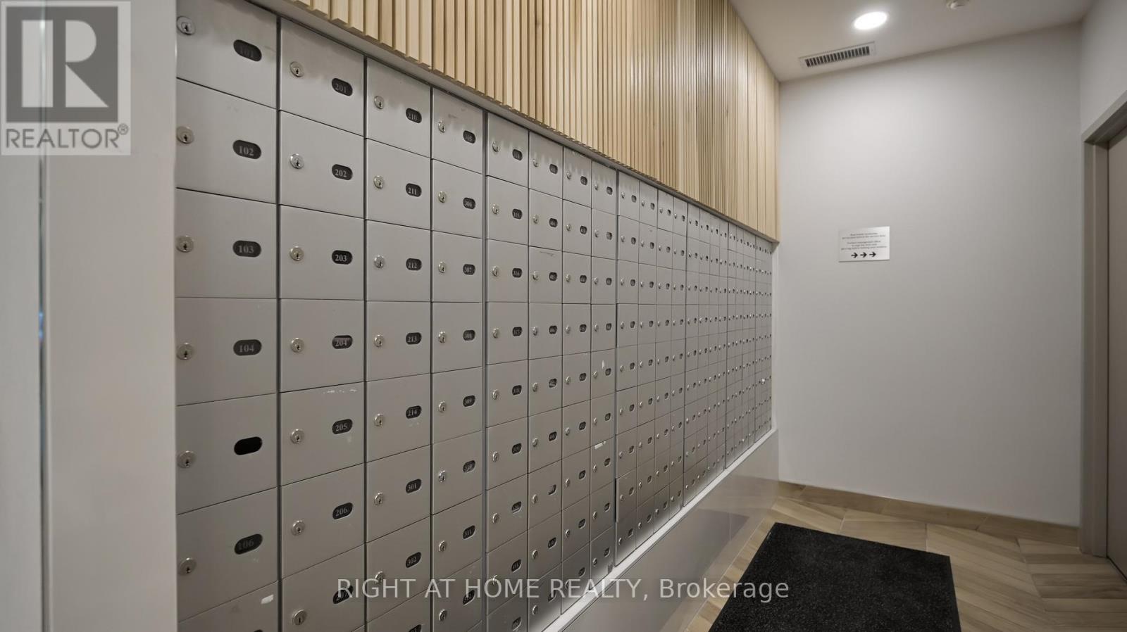 Th106 - 15 Bruyeres Mews, Toronto, Ontario  M5V 0A7 - Photo 24 - C12642638