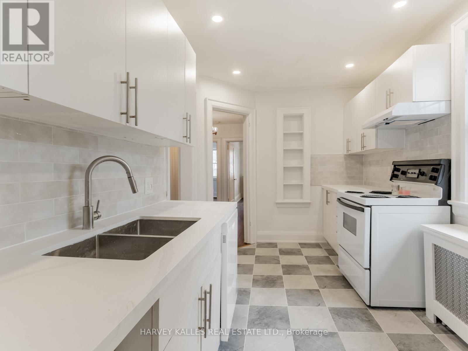 39 Standish Avenue, Toronto, Ontario  M4W 3B2 - Photo 38 - C12841572