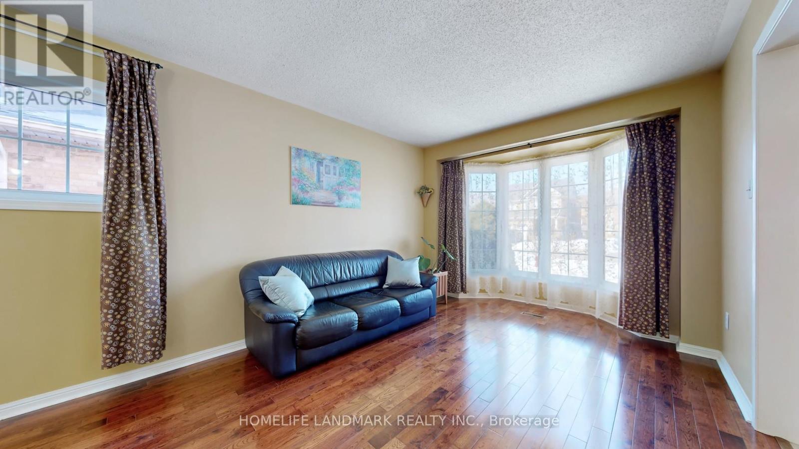 5919 Osprey Boulevard, Mississauga, Ontario  L5N 8J7 - Photo 3 - W12832260