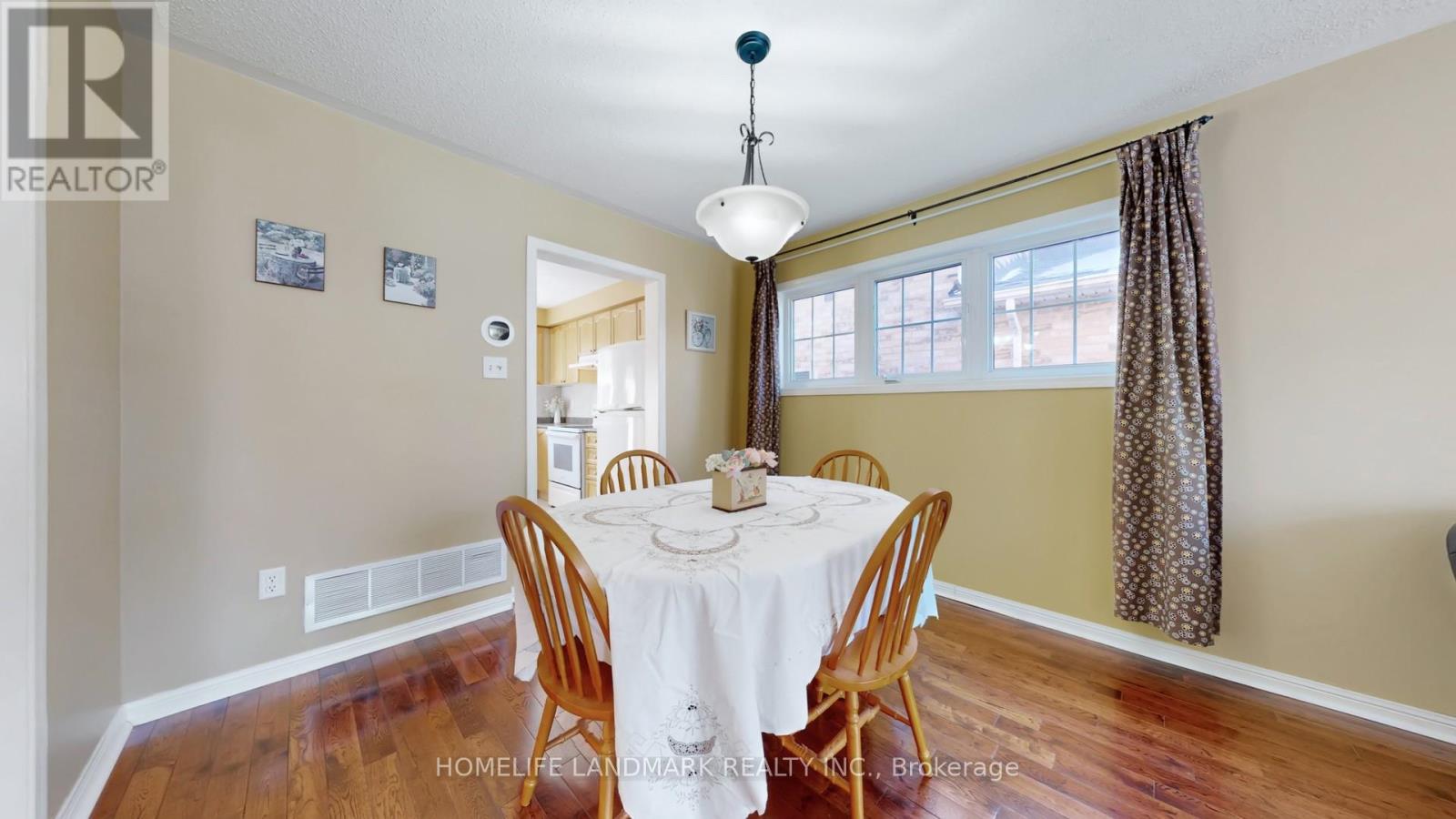 5919 Osprey Boulevard, Mississauga, Ontario  L5N 8J7 - Photo 7 - W12832260