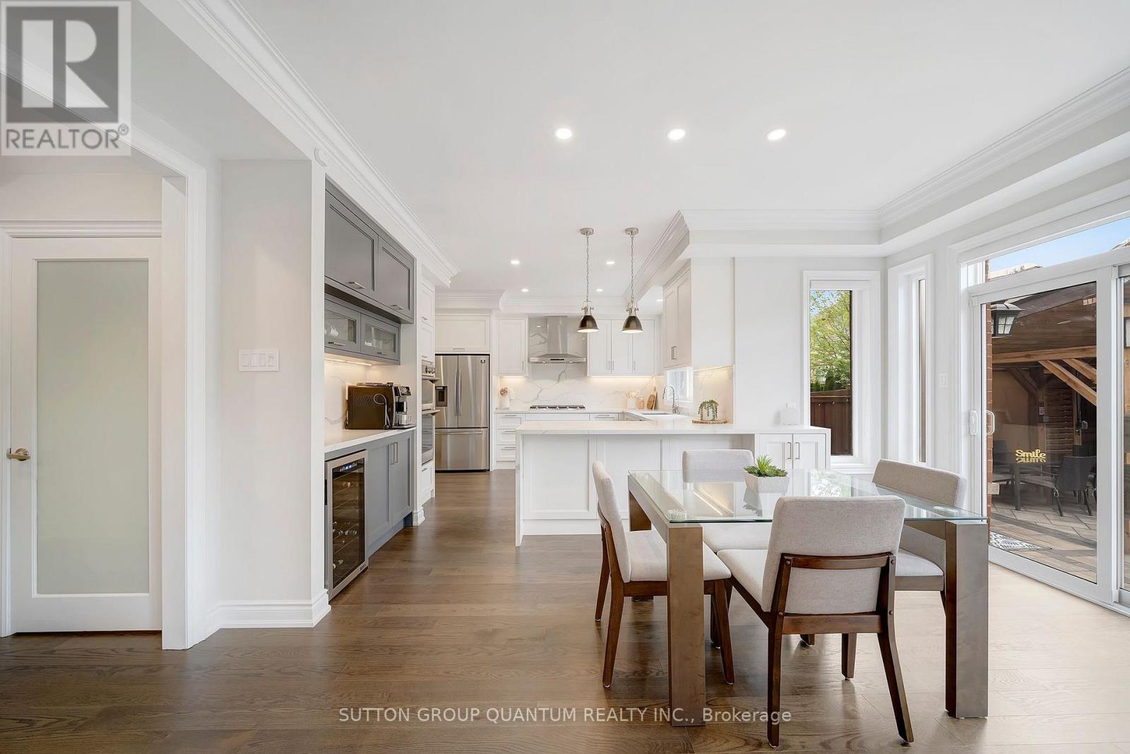 2201 Hillmount Drive, Oakville, Ontario  L6M 0H9 - Photo 11 - W12435440