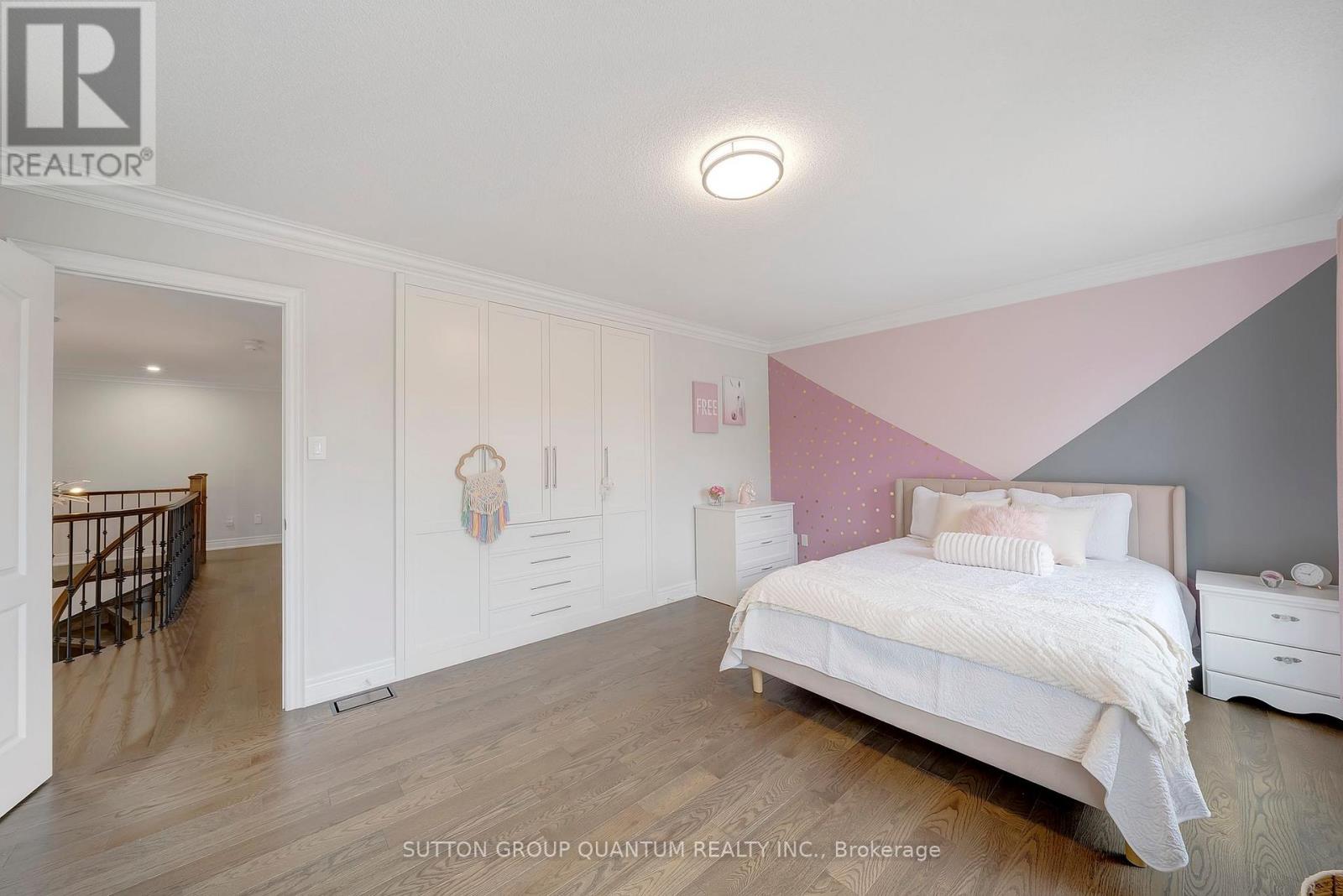 2201 Hillmount Drive, Oakville, Ontario  L6M 0H9 - Photo 26 - W12435440