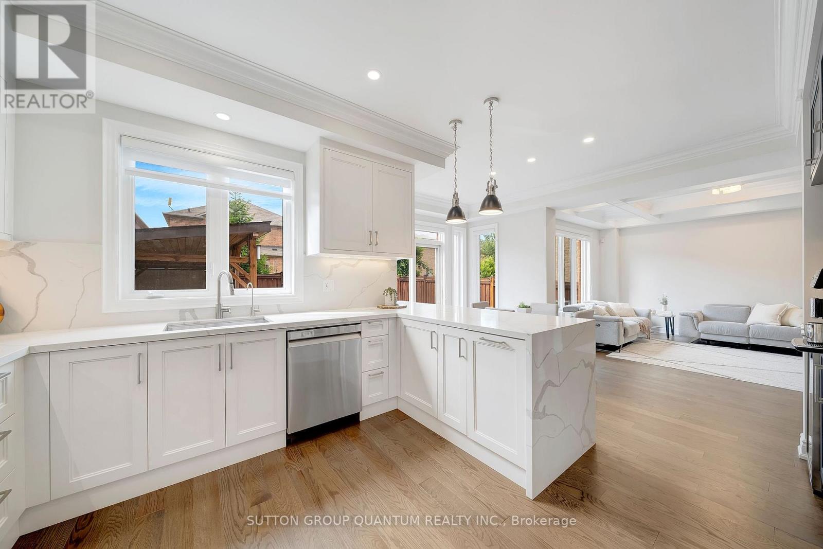 2201 Hillmount Drive, Oakville, Ontario  L6M 0H9 - Photo 6 - W12435440